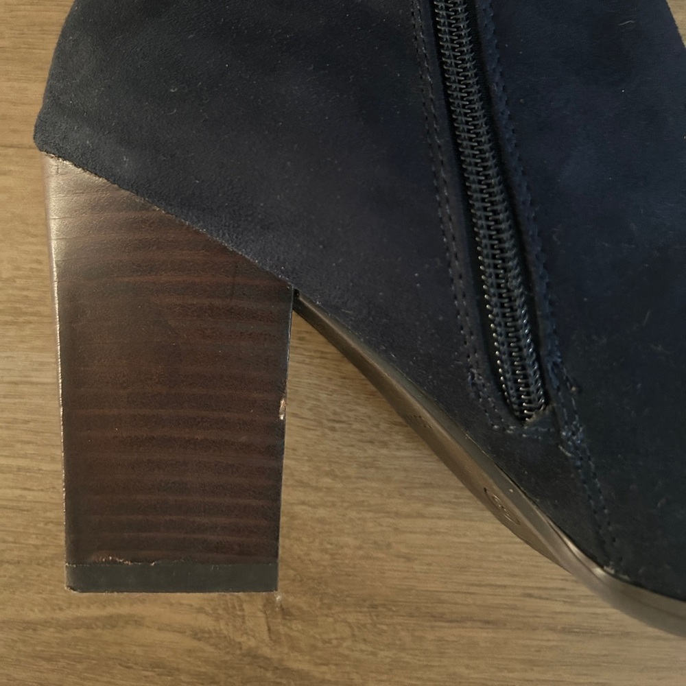 Covington Woman’s Boots - image 7